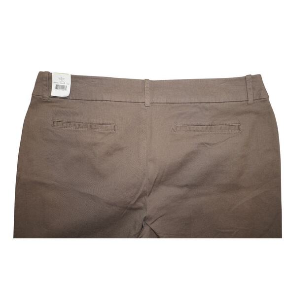 Dockers Women’s Stretch Chino Pants Size 16M Brown NWT Classic Fit - Picture 5 of 6